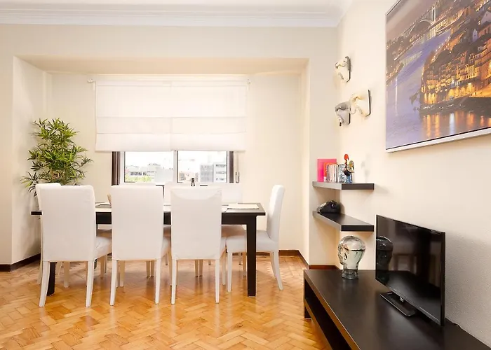 Big Families & Groups Bonjardim Views 5 Bedrooms 3 Bathrooms